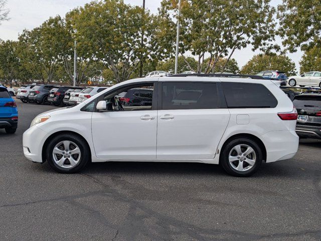 2017 Toyota Sienna LE