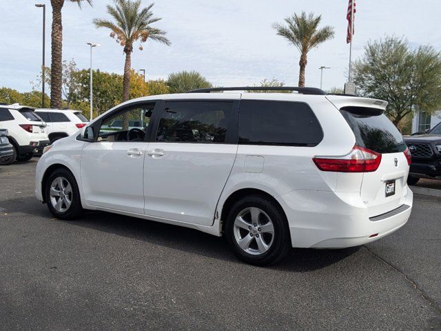 2017 Toyota Sienna LE