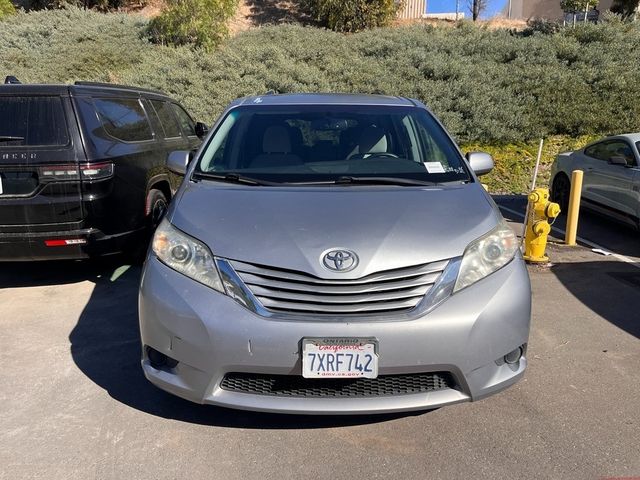 2017 Toyota Sienna LE