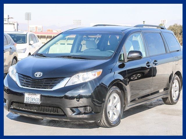 2017 Toyota Sienna LE