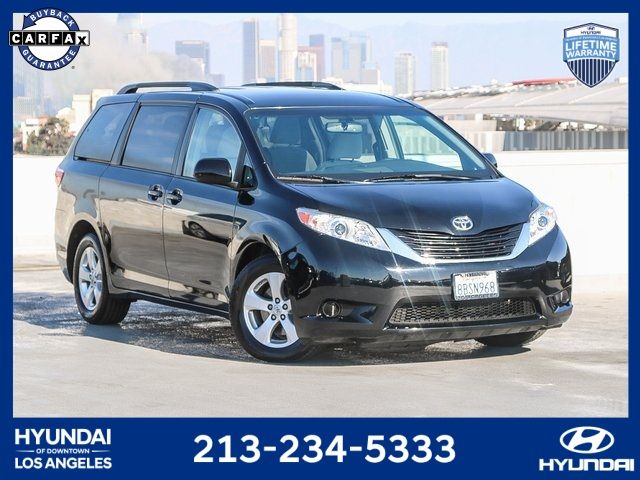 2017 Toyota Sienna LE