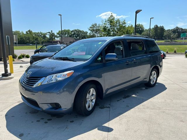 2017 Toyota Sienna LE