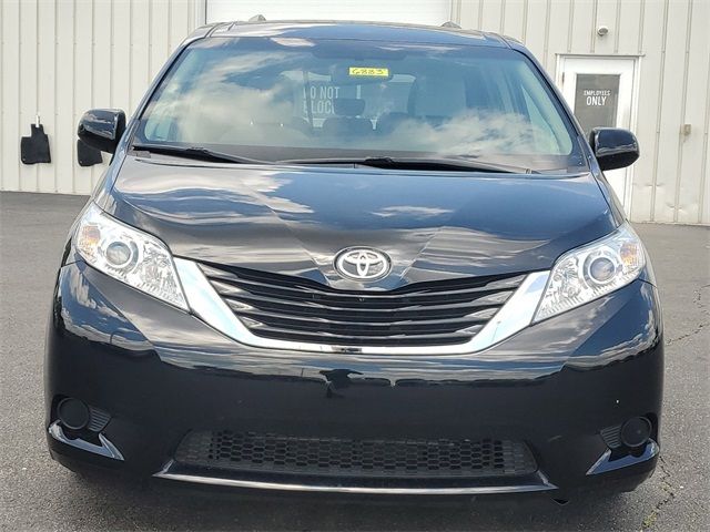 2017 Toyota Sienna LE