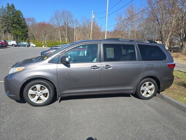 2017 Toyota Sienna LE