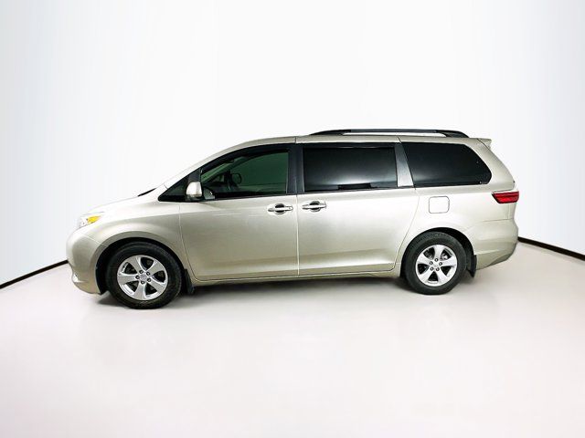 2017 Toyota Sienna LE