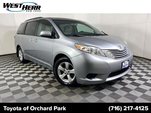 2017 Toyota Sienna 