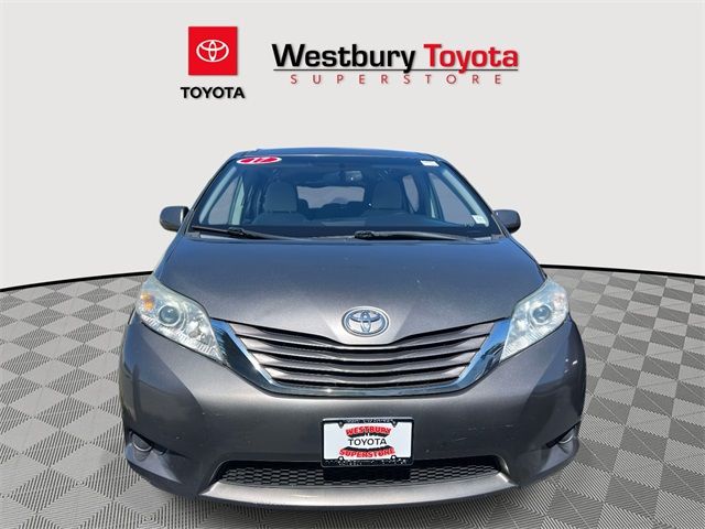 2017 Toyota Sienna LE Auto Access Seat