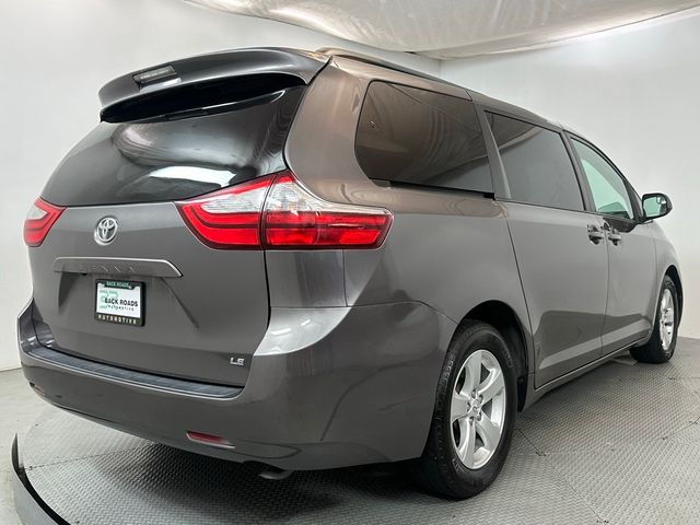 2017 Toyota Sienna 