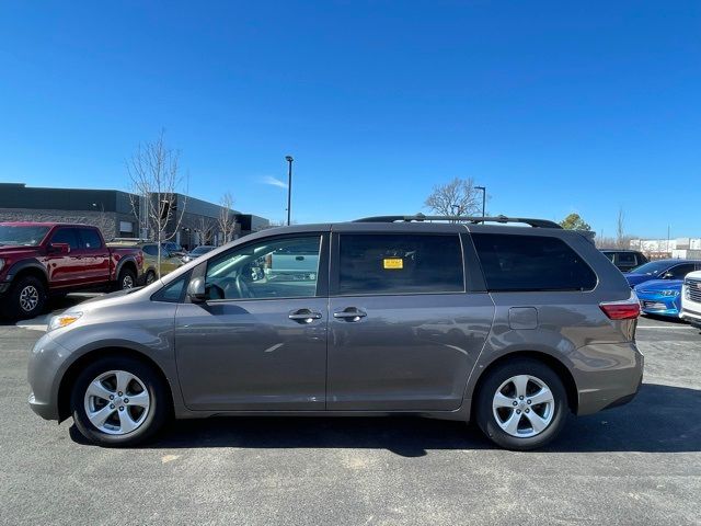 2017 Toyota Sienna LE