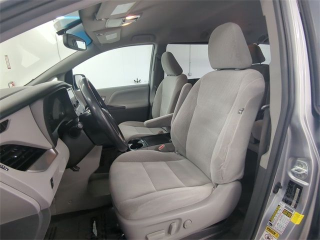 2017 Toyota Sienna 