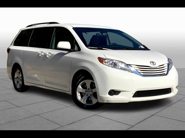 2017 Toyota Sienna LE