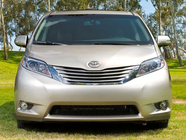 2017 Toyota Sienna LE