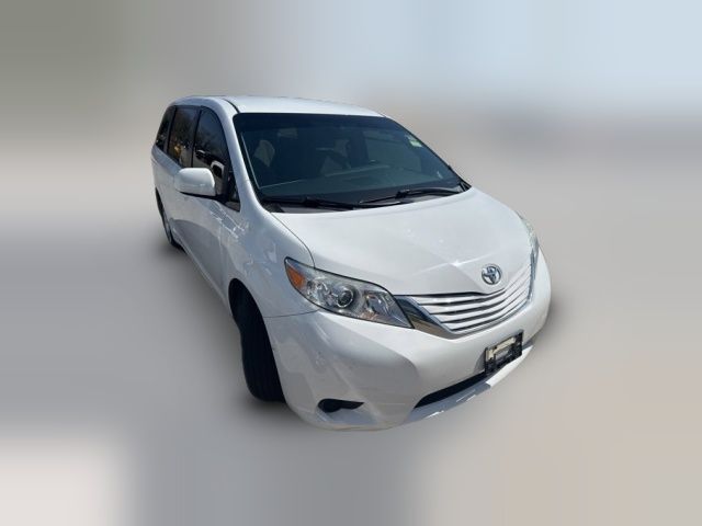 2017 Toyota Sienna LE