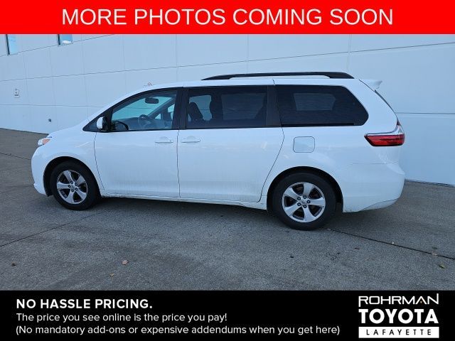 2017 Toyota Sienna LE