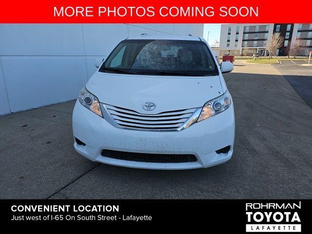 2017 Toyota Sienna LE