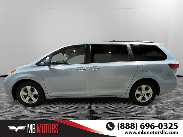 2017 Toyota Sienna LE