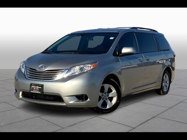 2017 Toyota Sienna LE