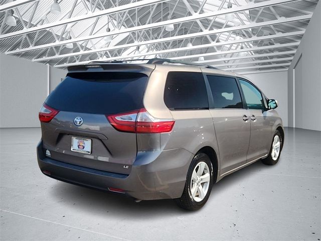 2017 Toyota Sienna LE