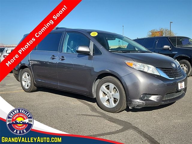 2017 Toyota Sienna LE