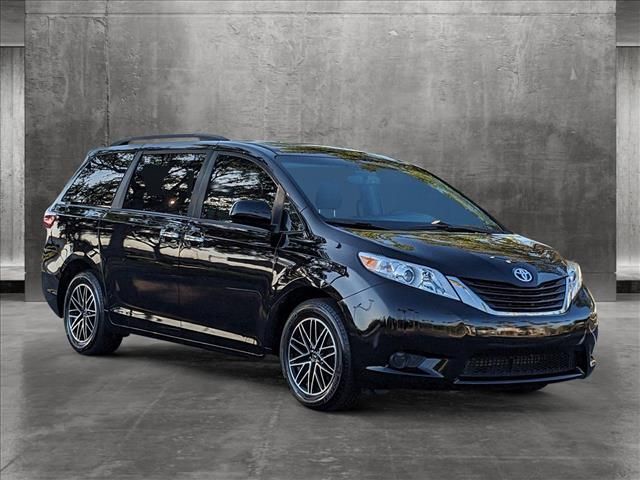 2017 Toyota Sienna LE