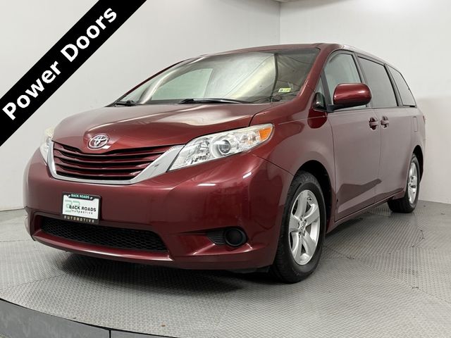 2017 Toyota Sienna LE