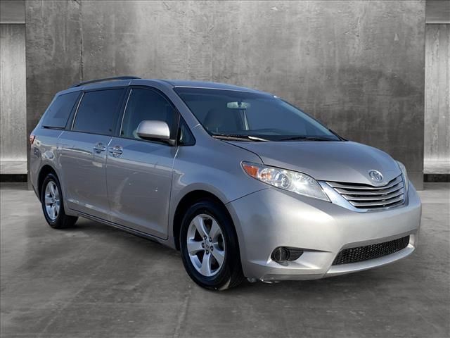 2017 Toyota Sienna LE