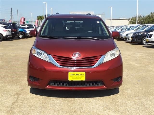 2017 Toyota Sienna LE