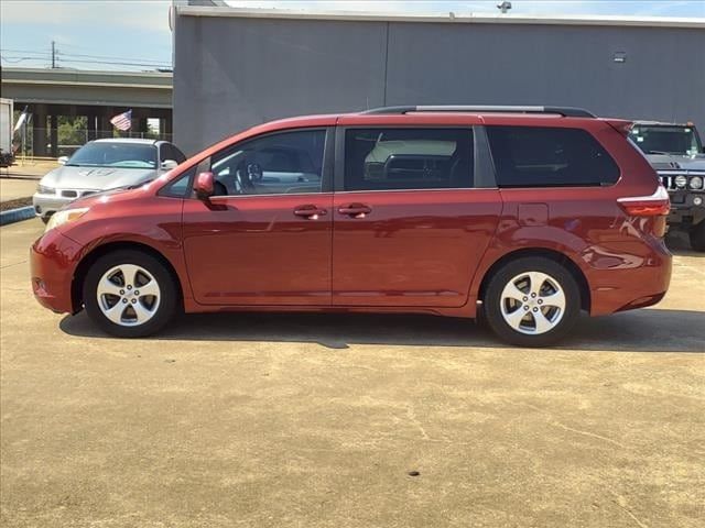 2017 Toyota Sienna LE