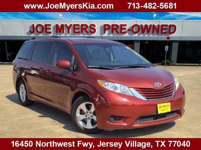 2017 Toyota Sienna LE