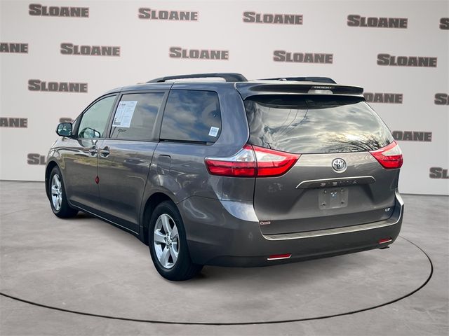 2017 Toyota Sienna 