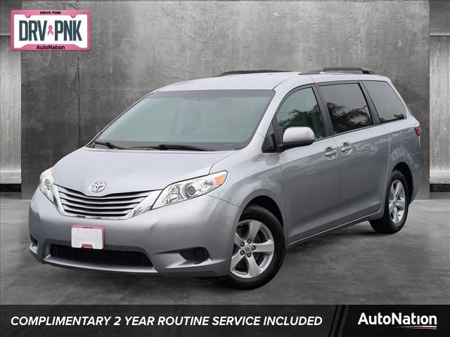 2017 Toyota Sienna LE