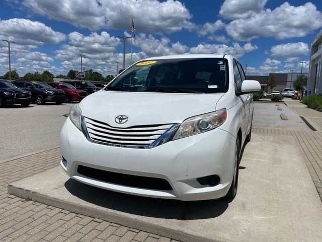 2017 Toyota Sienna LE