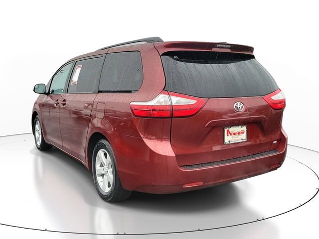 2017 Toyota Sienna LE