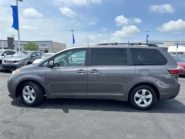 2017 Toyota Sienna LE