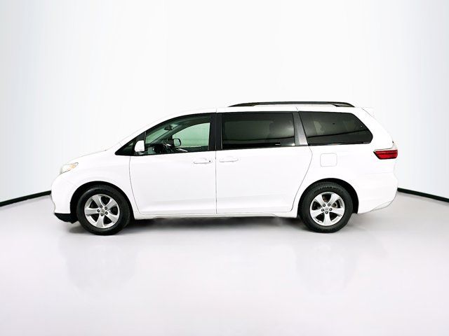 2017 Toyota Sienna LE