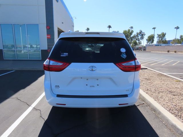 2017 Toyota Sienna LE