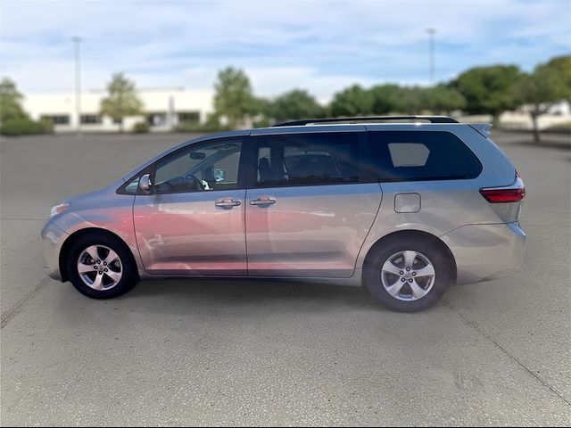 2017 Toyota Sienna 