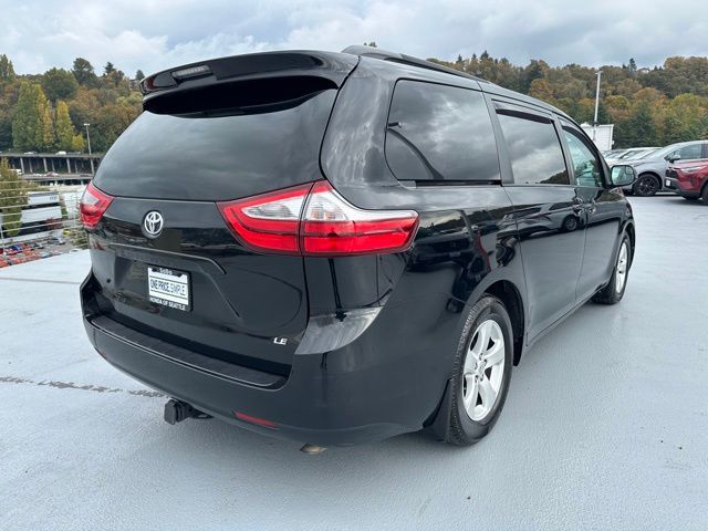 2017 Toyota Sienna 