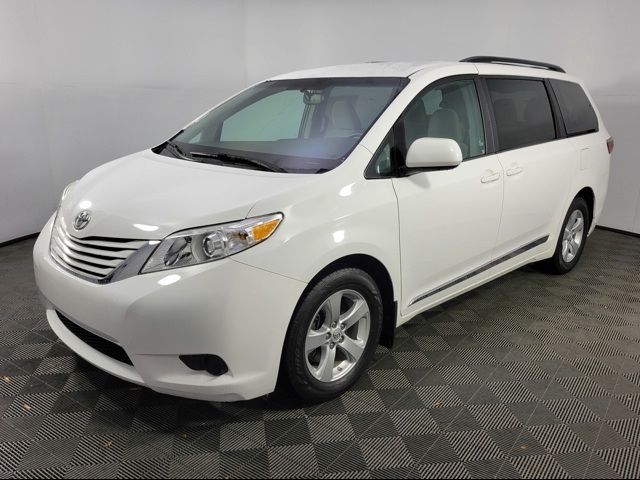 2017 Toyota Sienna LE