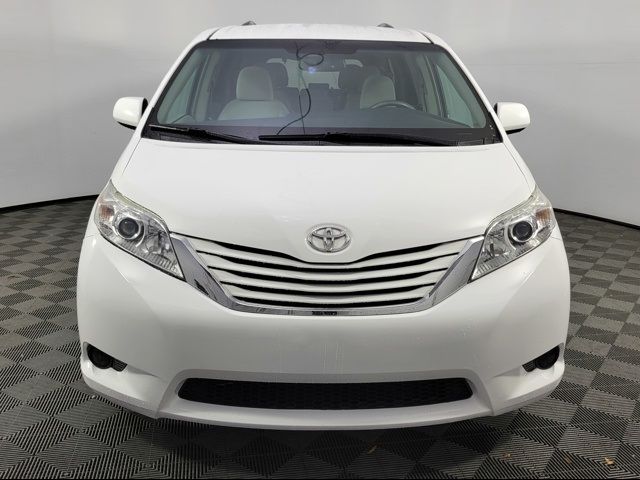 2017 Toyota Sienna LE