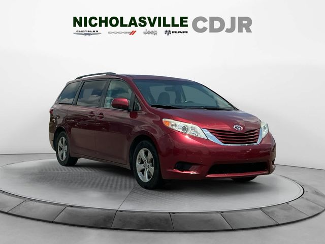 2017 Toyota Sienna LE