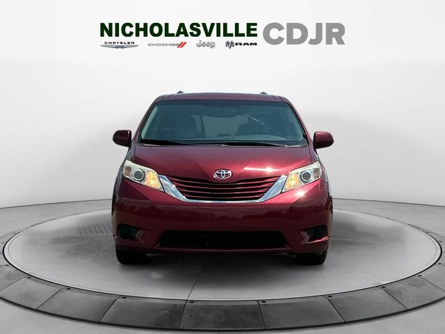 2017 Toyota Sienna LE