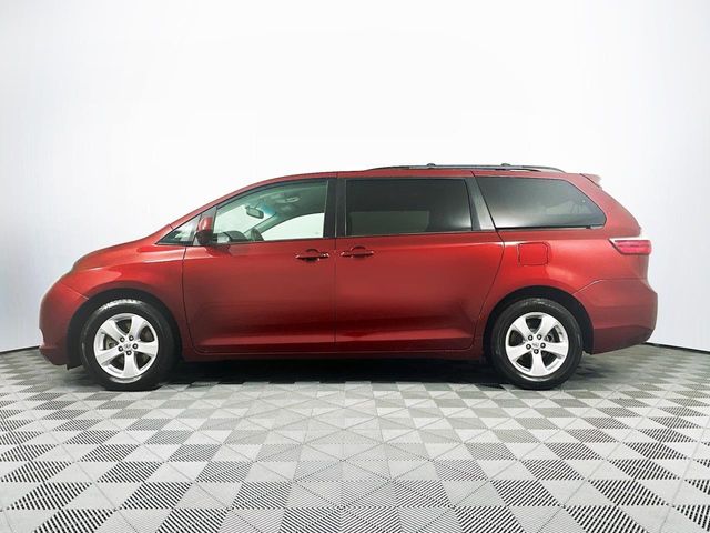 2017 Toyota Sienna LE