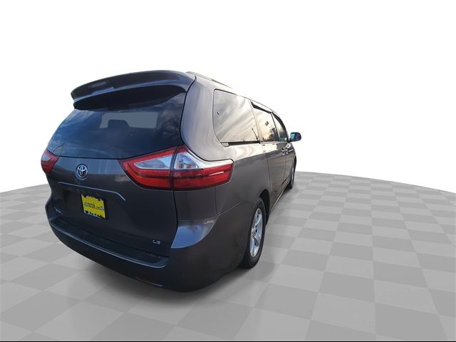 2017 Toyota Sienna 