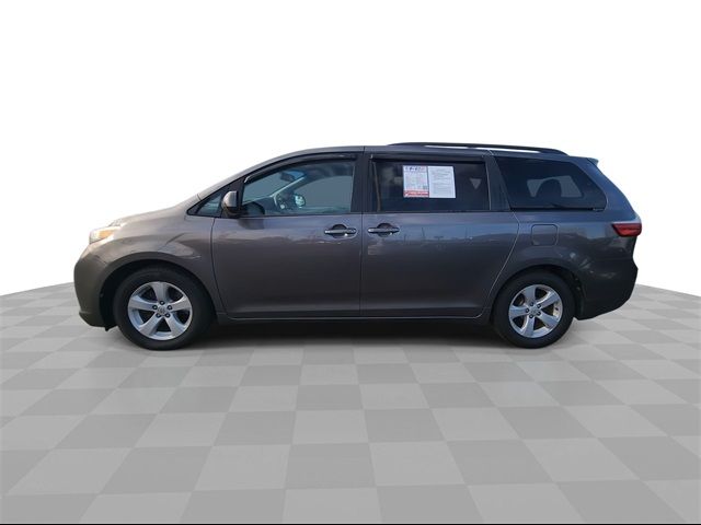 2017 Toyota Sienna 