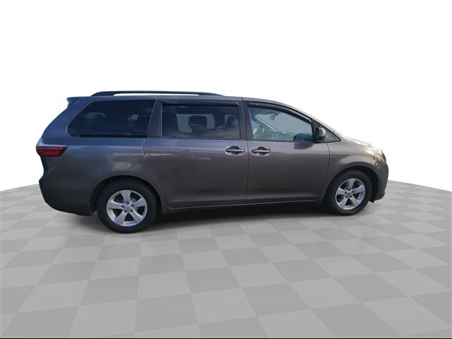 2017 Toyota Sienna 