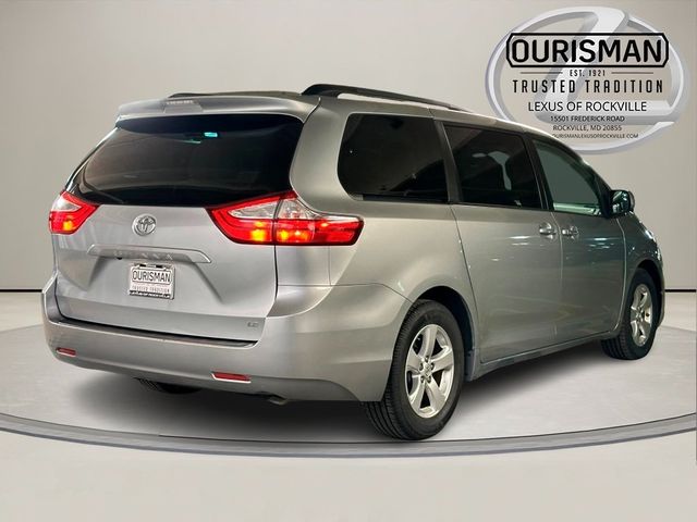 2017 Toyota Sienna 