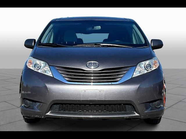 2017 Toyota Sienna LE