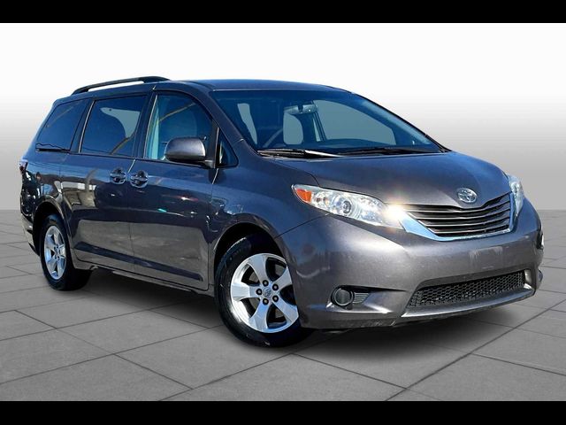 2017 Toyota Sienna LE