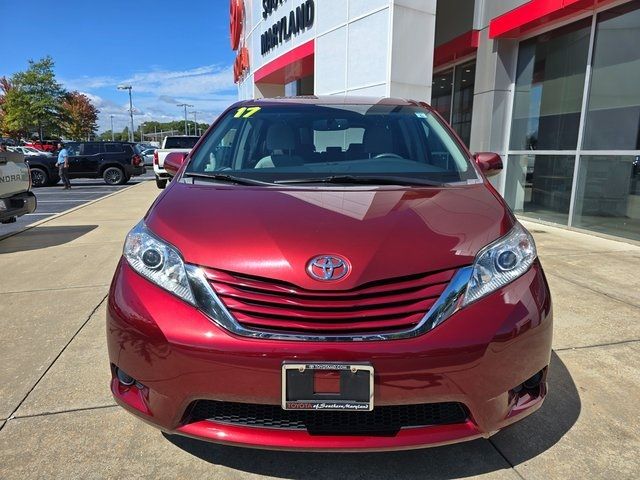 2017 Toyota Sienna LE